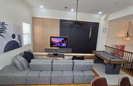 Game & Soak Retreat 3BR Private Jacuzzi Pool Table - Foto 36