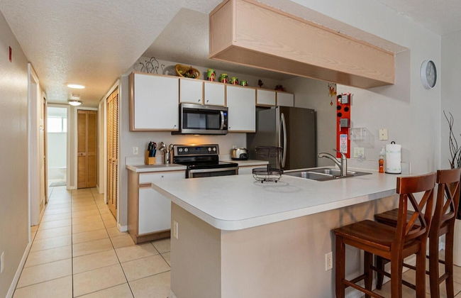 Villas at Island Club Community, Pools, Jacuzzi and More! - Photo 5