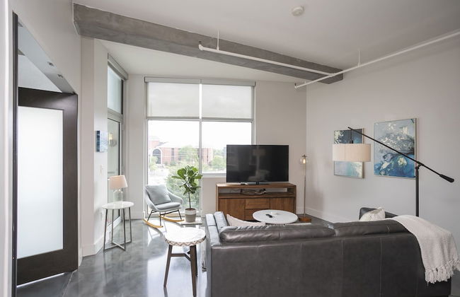 Sleek Furnished Modern Downtown Condo - Foto 16