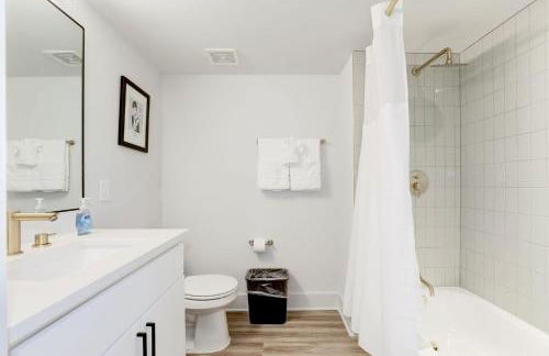 Stylish 2BR Haven - Minutes from DC & Airport - Foto 32