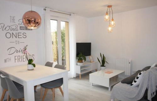 Edificio Privado con Terraza - Photo 12