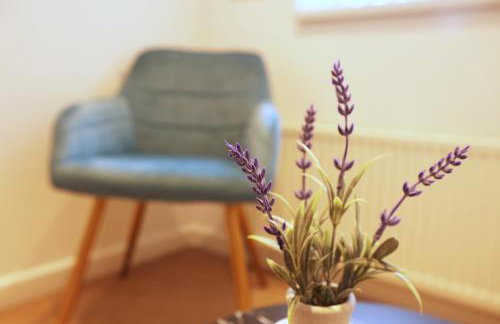 Hollybush Place By N And N Stays Ltd, Perfect for Contractors and Workers, Large Private Driveway for Work vans And Vehicles, Great Location and Fast Wifi - Foto 22