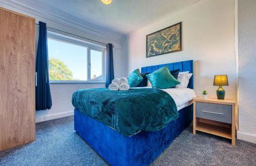 Spacious 3BR Home with Driveway Near NEC & Airport - Foto 8