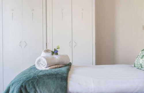 Charming and Spacious Home in Cradley Heath by 53 Degrees Property Sleeps 8 - Foto 23