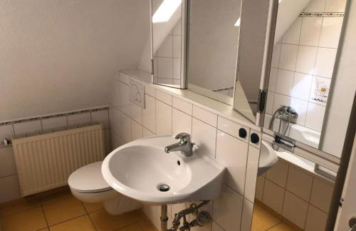 3-Zimmer Ferienwohnung Friedrichshafen nahe Stadtzentrum Bodensee 1-4 Personen - Foto 14