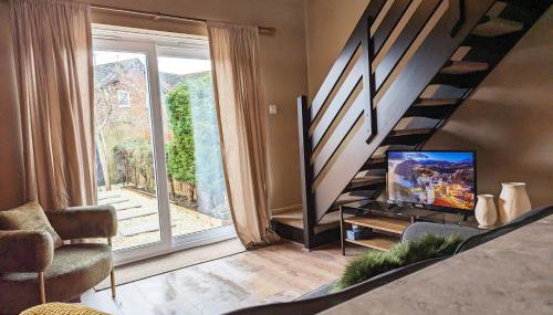 New, unique, tiny house with garden - Photo 3