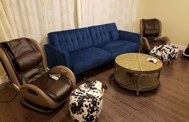 LUXE Retreat at 8050 Kaymar Dr. - Photo 2