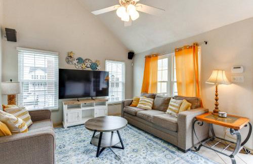 Walk to East Beach Apt with Outdoor Space - Photo 6