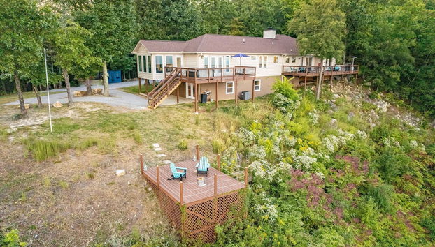 Unparalleled Views Deck w Hottub Game Room Pool Table Panorama by Avantstay - Foto 2, Habitación