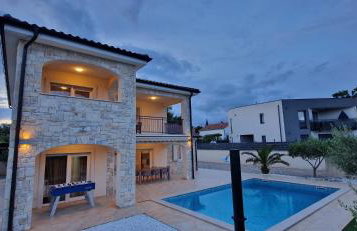 Villa Martina s bazenom,5 soba - Photo 44