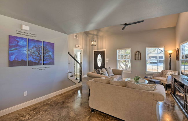 Hot Tub and Fire Pit! Cozy Granbury Escape Near Lake - Foto 47