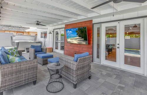 Huntington Beach, AC, Pool, Hot Tub, Detached Office, Close to Beach, Outside Entertaining Area - Photo 3