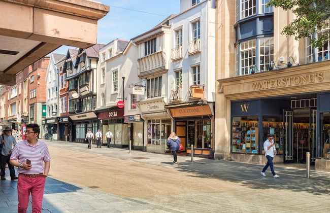 Cathedral Yard in Exeter - Foto 36