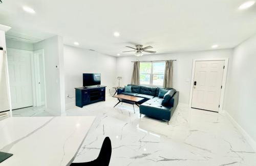 Luxurious 3 bedrooms 2 bath Ultimate Beach Life! 5 min walk to beach! - Foto 13