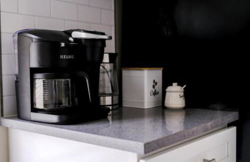 Sleeps 22 • Modern Multi-Unit • Gym • Workspaces - Photo 64