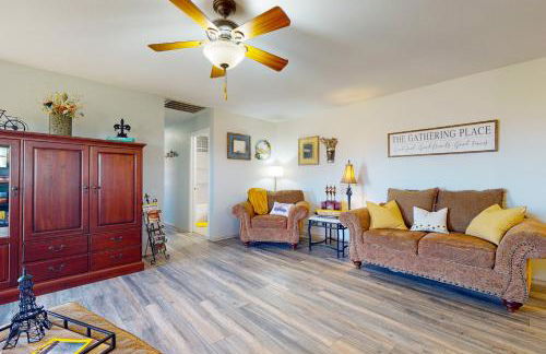 Airstrip Access! Dog-Friendly Rhome Retreat - Photo 6