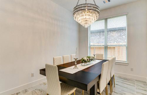 Patio and Pool Access Family Home in Tomball - Foto 8