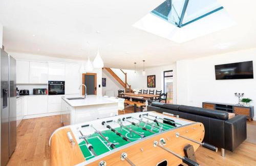 DRIFTWOOD by BOURNECOAST - An Exquisite Chalet Bungalow with a Sauna, BBQ Hut and Garden - HB6339 - Foto 6