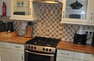 Cozy & Self Contained Garden Bungalow - Foto 2