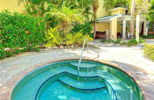 New! Remodeled, Pool-Side, 1-min to Beach Path! - Foto 37