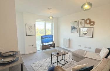 Modern 1-Bed Flat, Sleeps 4 - Photo 13