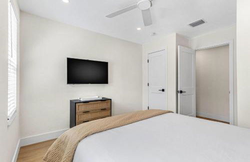 Madeira Beach House Fall Special! Private Heated Pool & Steps to Beach! - Photo 17