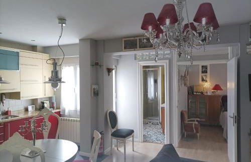 Apartamento San Quirce - céntrico y reformado- wifi y netflix - Foto 2