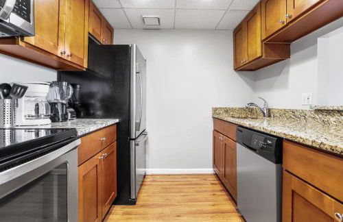 Prime Location for Business Stay - Photo 9