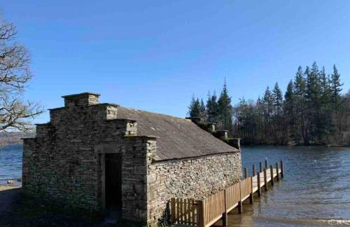 Bank Chambers in Bowness with Hot Tub and Lake Access - Photo 5