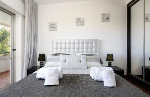 Deluxe 4BDR House W/ Pool by LovelyStay - Photo 48