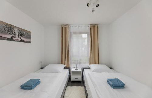 Rob's Flat - Moderne 3-Zimmer-Ferienwohnung mit Terrasse, 6 Schlafplätzen, 2 Min S-Bahn, Weil der Stadt bei Stuttgart - Foto 36