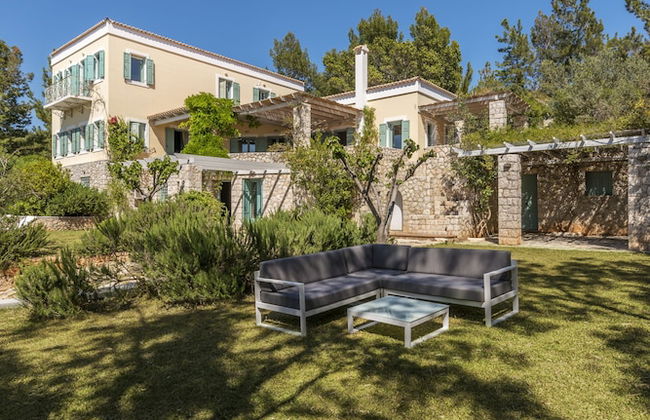 Electra Beachfront Villa - Photo 74