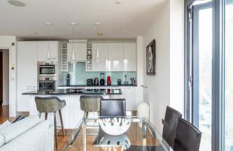 Modern, fully furnished apartment with ensuite, private balcony and elevator in Notting Hill - Foto 58