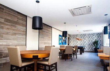 Apartamento 01 quadra da praia - LUXO Praiamar Residence - Foto 46