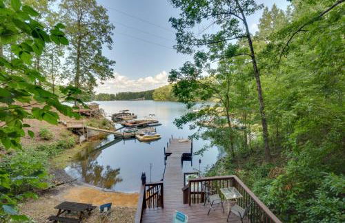 Lakefront Six Mile Vacation Rental with Dock - Foto 35