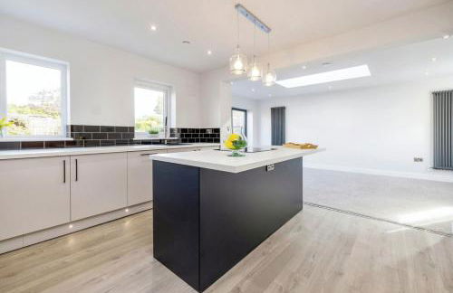 3 Bedroom Bungalow House Short Term Rental & Flexible Renting Lincoln With Free WiFi And Free Parking - Foto 13