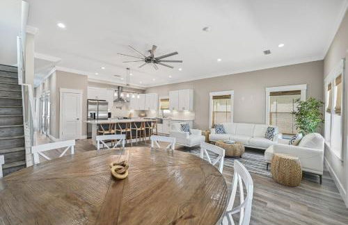 Beach Haven - Brand New Home - Private Pool- Just 300 Feet From The Beach! - Foto 11