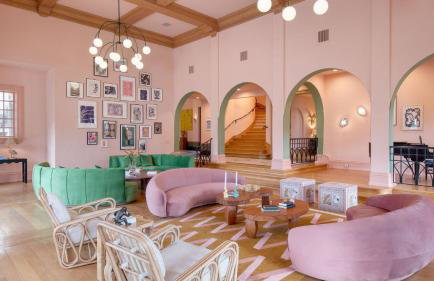 The Pond Estate by Avantstay Maximalist Designer Compound w/ 2 Casitas, Indoor + Outdoor Pools, Tennis Court, & Gorgeous Mountain Views 12k Sqft - Foto 7