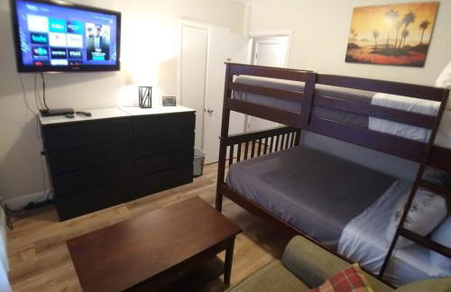 SAND CASTLE-Fun For Big Groups-Walk to Beach, Heated Pool, Lanai - Foto 25