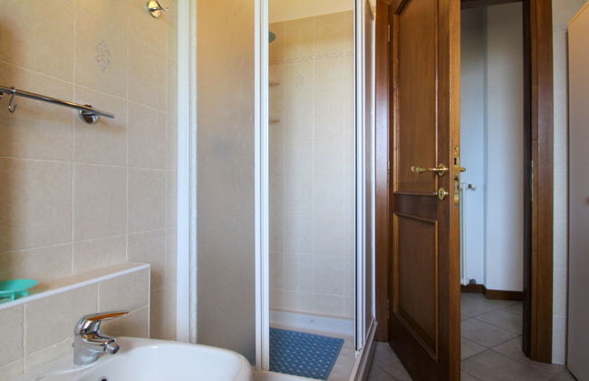 2 bedroom Apartment in Cremia with garden - Photo 12