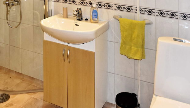 6 Person Holiday Home in Dyrvik - Foto 4, Baño