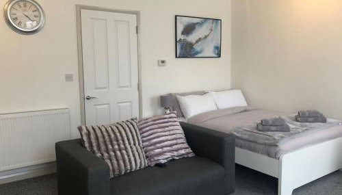 Newly Renovated Modern Studio Apartment - Foto 2