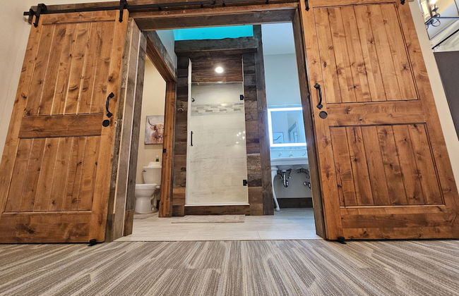 Eaglescape Suites and Event Center - Photo 25