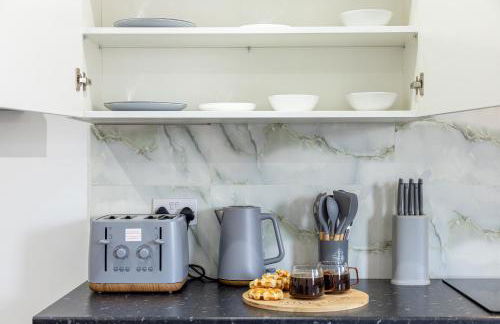 ROOMS NEAR ME - All amenities, private access entire place, kitchen & washroom, smart tv, parking nearby - Foto 35