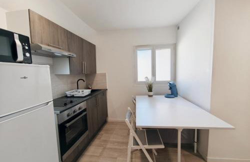 Grand Studio Lumineux Proche Centre-Ville - Foto 12