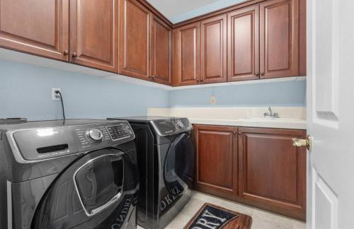 Game Lovers Retreat, spacious 4000 sqft Getaway - Foto 45