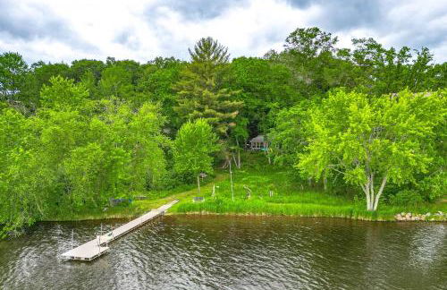 Lakefront Cabin with Fire Pit, Dock, and Boat Rental - Foto 2