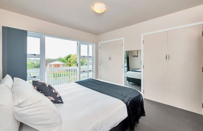 Sunny Three Bedroom Delight Upper Level - Foto 7