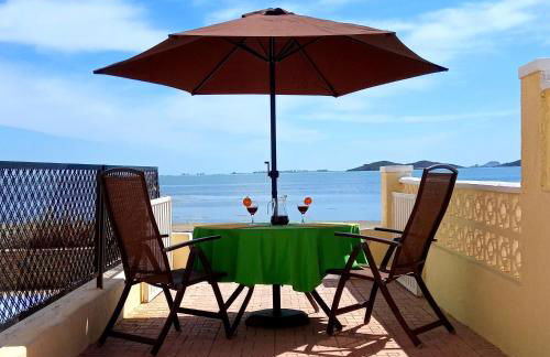 Beachfront House sea views near historic Cartagena - Foto 1