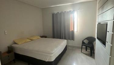 Casa agradável com piscina há 1 quadra da praia. - Foto 4